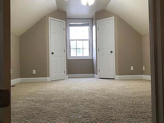 Bonus with 2 walk-in closets