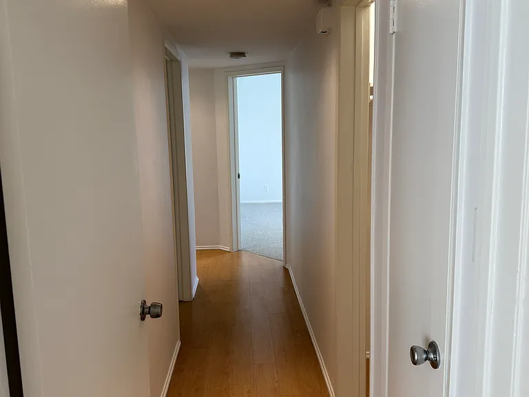 546 N Flores Street — Photo 11