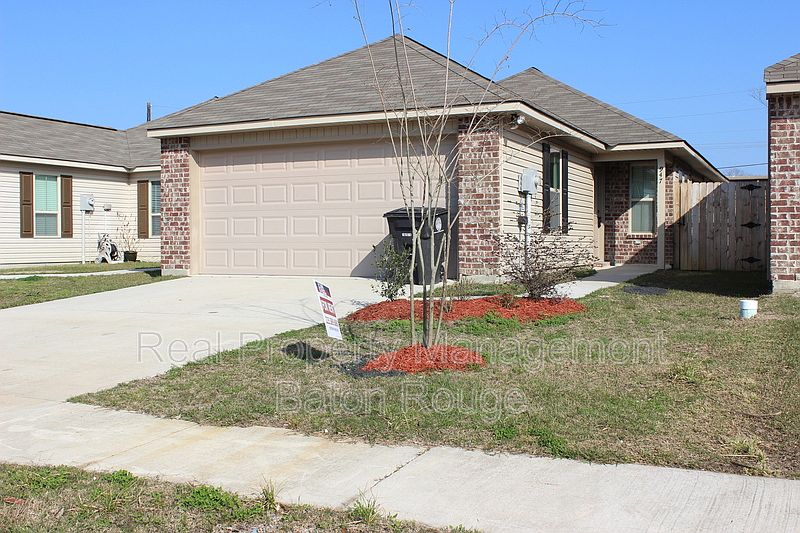 1st image of 947 Sedona Pines Dr