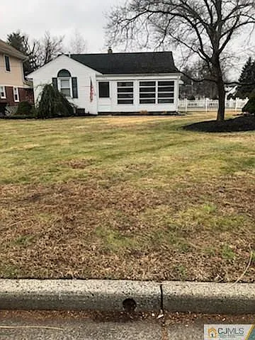 1600 Kenyon Ave photo 1