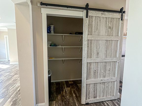 5th image of 2505 E Stetson