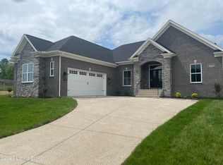 12316 Vanherr Dr, Jeffersontown, KY 40299