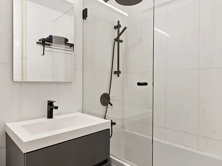434 E 58th St #6B — Photo 5