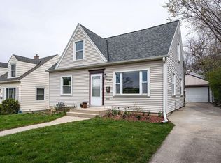 7920 W Wright St, Wauwatosa, WI 53213