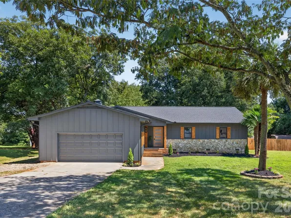 129 Mooreland Rd, Mooresville, NC 28117