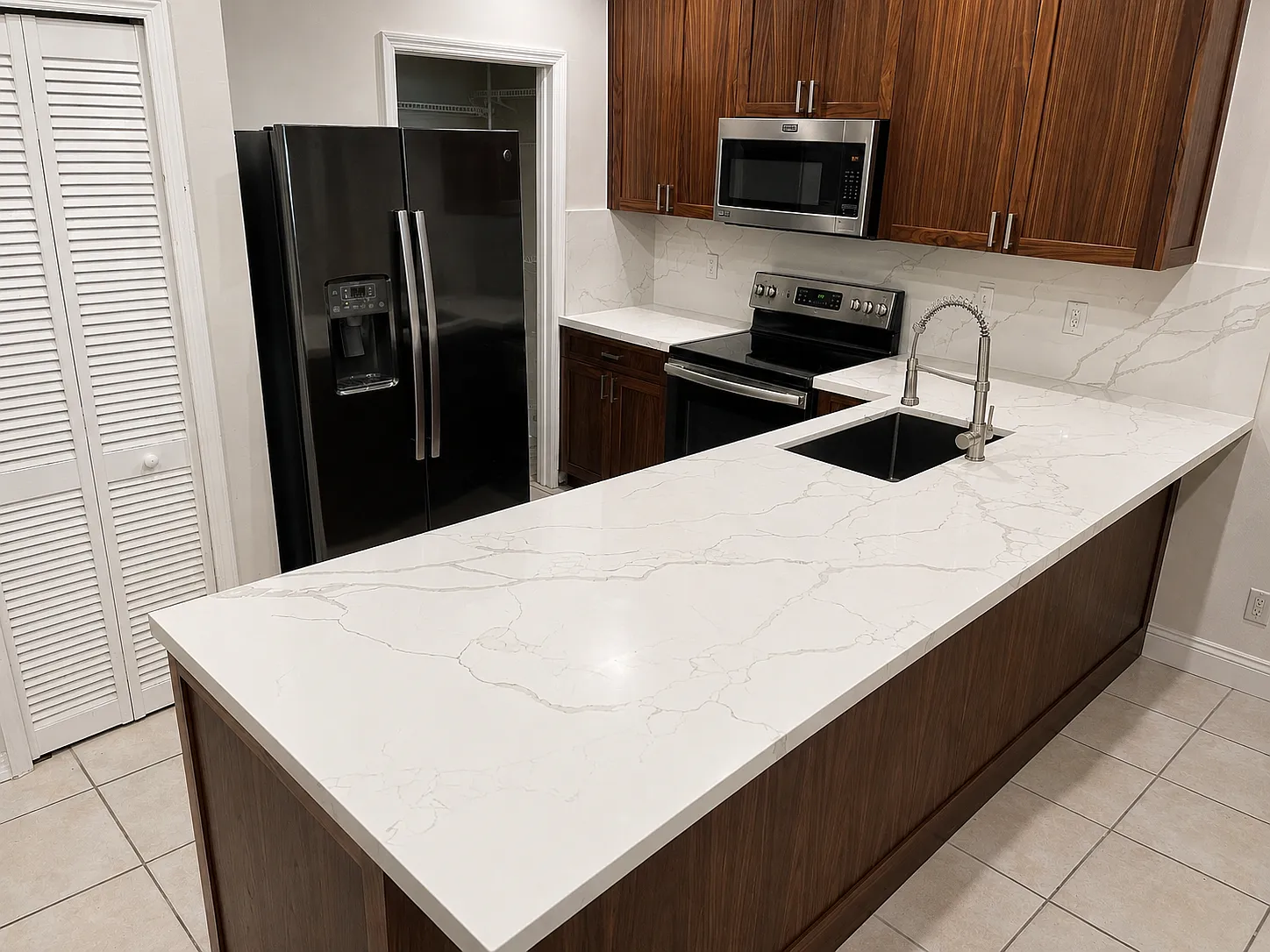3 bed, 1385 sqft, $3,100 — Photo 2
