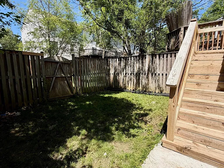 9804 Royal Commerce Pl — Photo 23