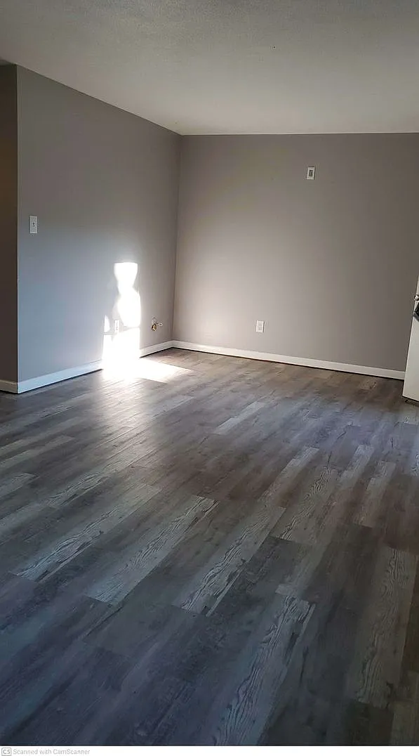 27 W Parkwood Dr — Photo 3