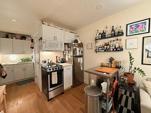 4th image of 335 E 21st St APT 1B