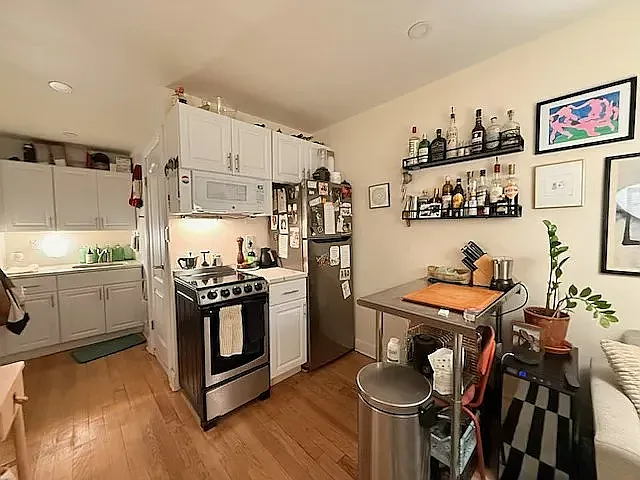 335 E 21st St #1B — Photo 4