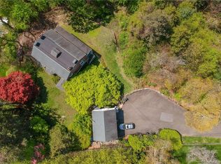 3 Farmer Rd, Westport, CT 06880