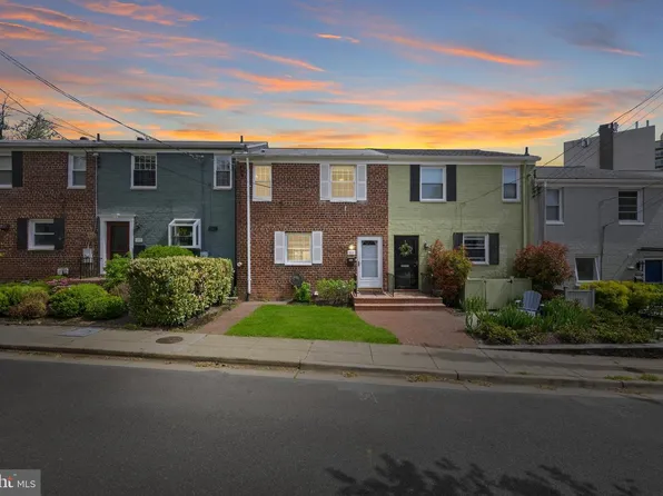 211 Guthrie Ave, Alexandria, VA 22305