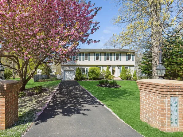 5045 Main Bayview Rd, Southold, NY 11971
