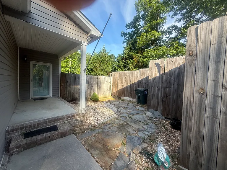 127 Smith St — Photo 2