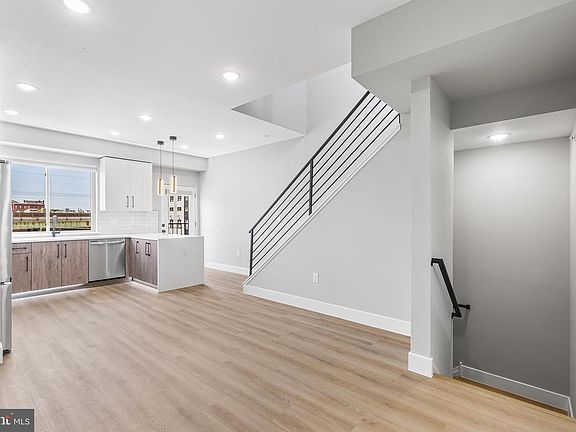 5th image of 1413 N 8th St