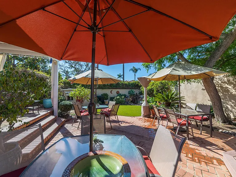 Lots of outdoor seating