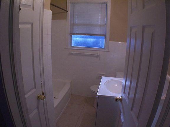 4th image of 350 W 61st St