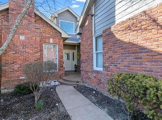 705 Cross Timbers Dr, Chesterfield, MO