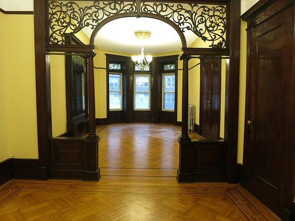 3rd image of 145 Hawthorne St APT 2
