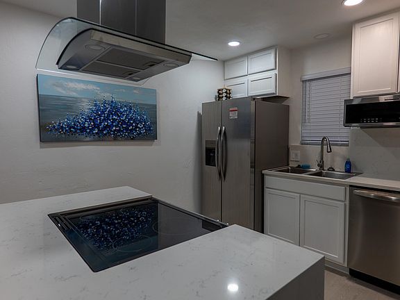 3rd image of 302 Vantage Point Ln #16
