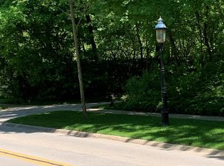 333 N Green Bay Rd, Lake Forest, IL 60045