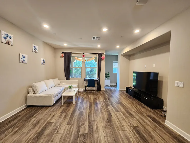 1569 Castillo Way #12 — Photo 7