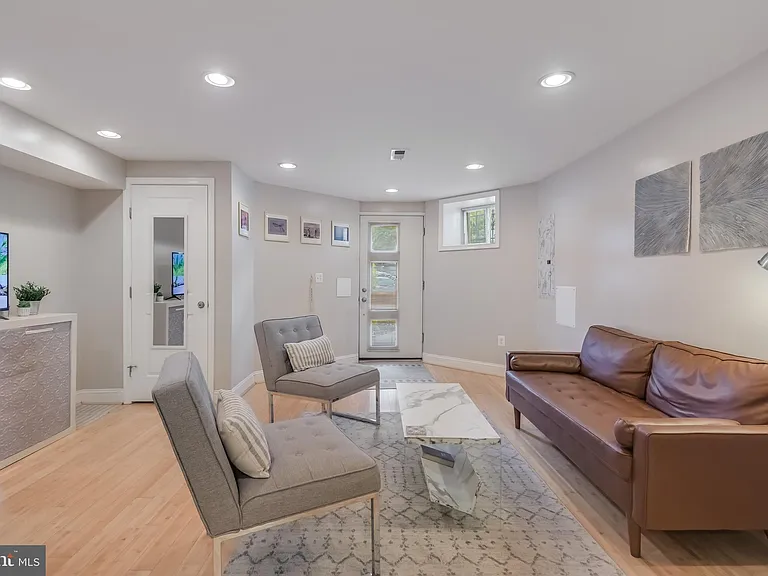 26 T St NE #A — Photo 4