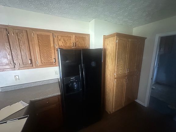 5th image of 206 Baker St