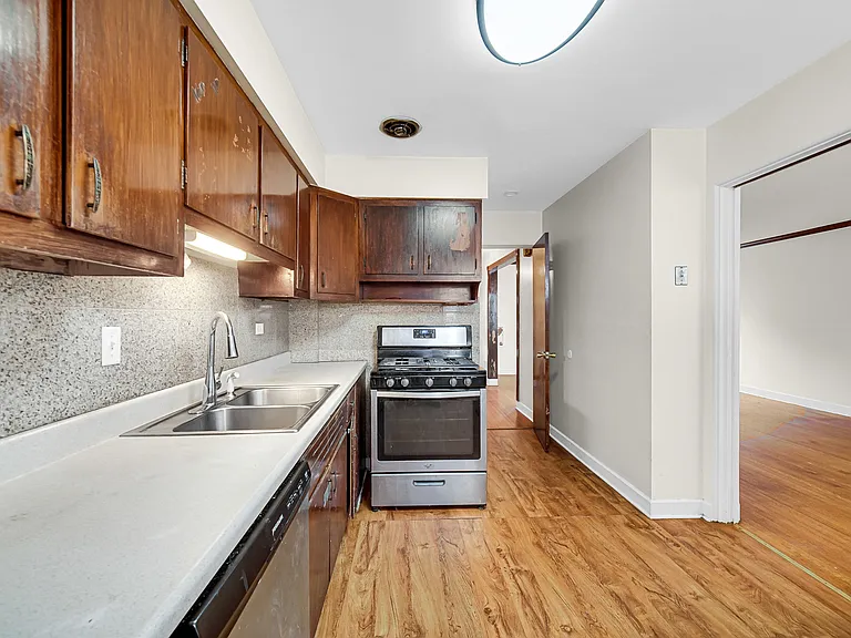 7248 N Ridge Blvd — Photo 10