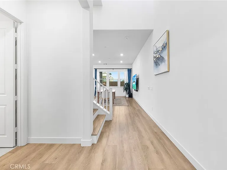 885 Poppy Ct — Photo 4