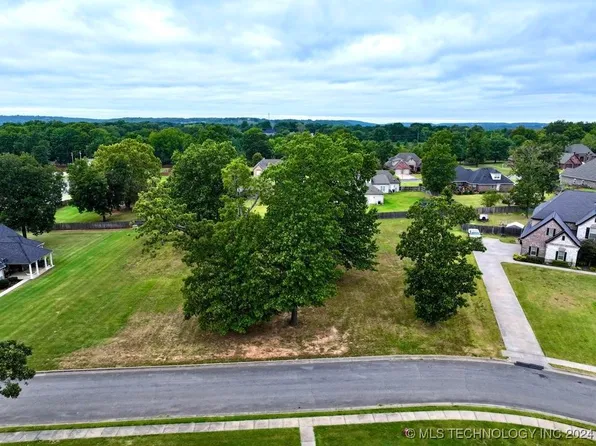 2918 Cambridge Cir, Tahlequah, OK 74464