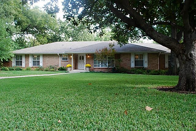 1st image of 13826 Sprucewood Dr