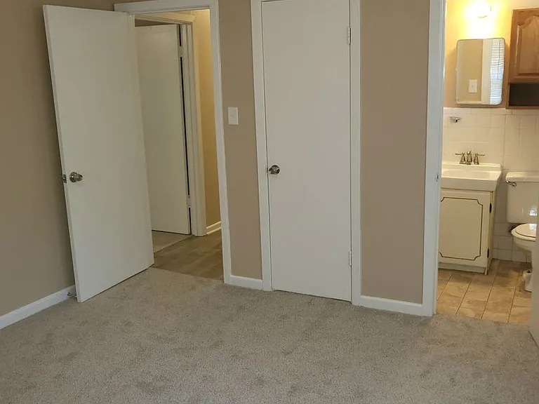 304 E Ellen Ave — Photo 17