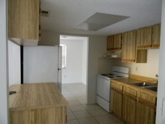 4th image of 4022 Beaver Ln APT 600B