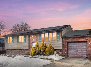 53 Jobs Ln, Williamstown, NJ 08094