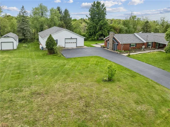 115 Lapeer Dr, Beaver Falls, PA 15010