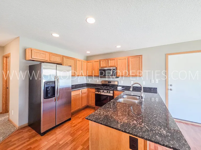 4015 154th St — Photo 2