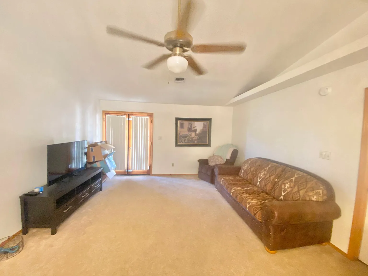 3 bed, 1069 sqft, $1,400 — Photo 1