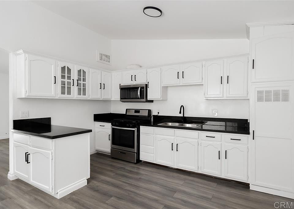 1st image of 85536 Napoli Ln