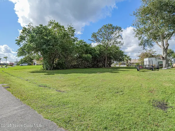 140 Miller Dr, Sebastian, FL 32958