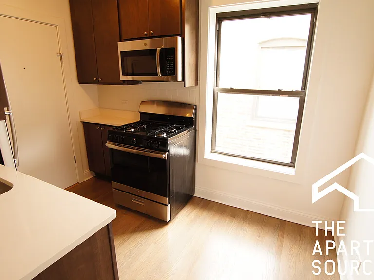 2641 N Spaulding Ave #1E — Photo 3