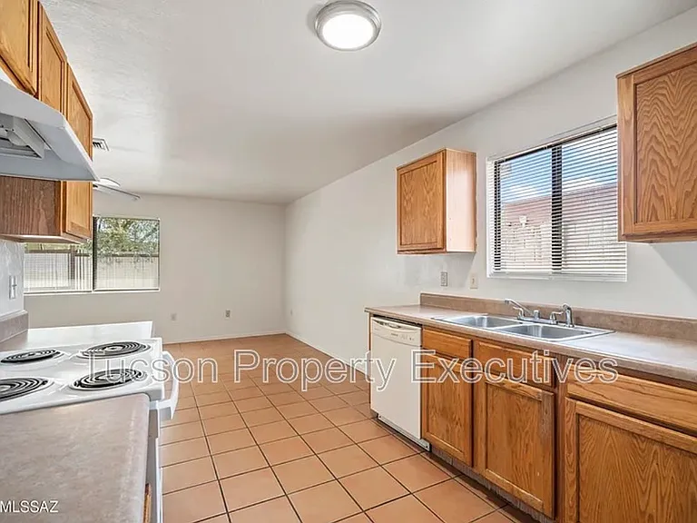 1107 W Sonora St #1 — Photo 7
