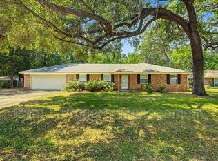 211 Hillary Rd, Savannah, GA 31410