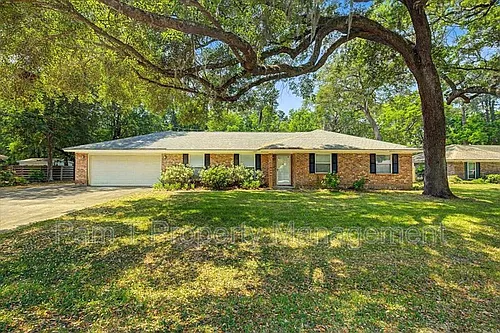 211 Hillary Rd Photo 1