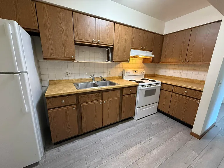 7212 South Ave #10 — Photo 7