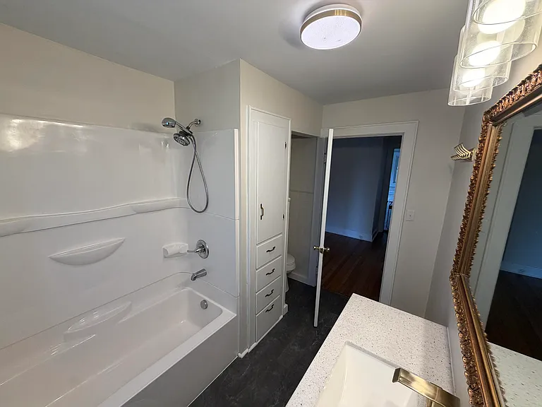 114 Beck St — Photo 6