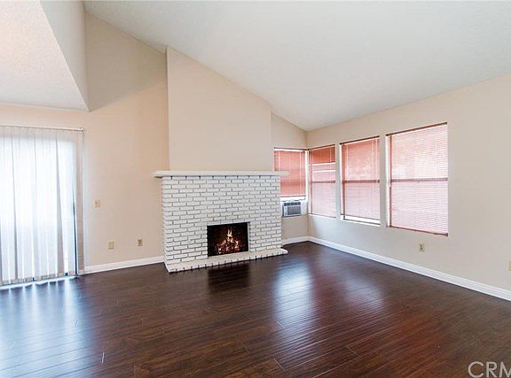 4th image of 1380 W 48th St Unit 53