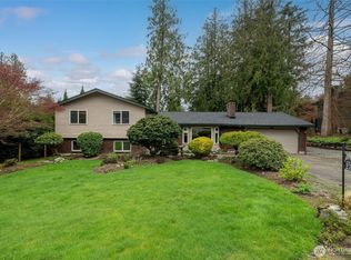 2731 Iroquois Dr, Mount Vernon, WA 98273