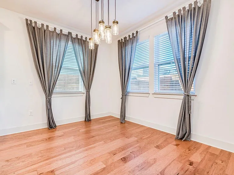 2208 Capulet St — Photo 10