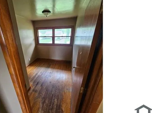 413 Lancashire Rd, Saint Louis, MO 63137